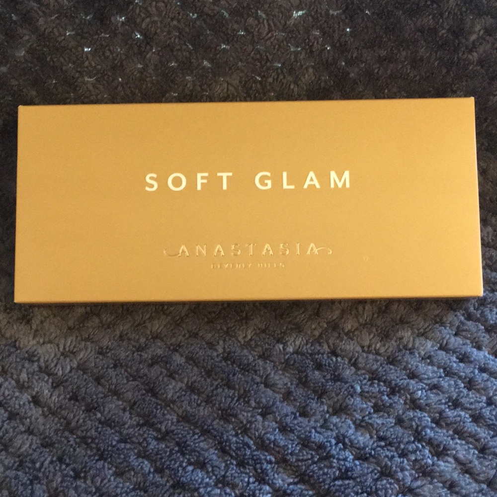 Anastasia Beverly Hills Soft Glam Pallet